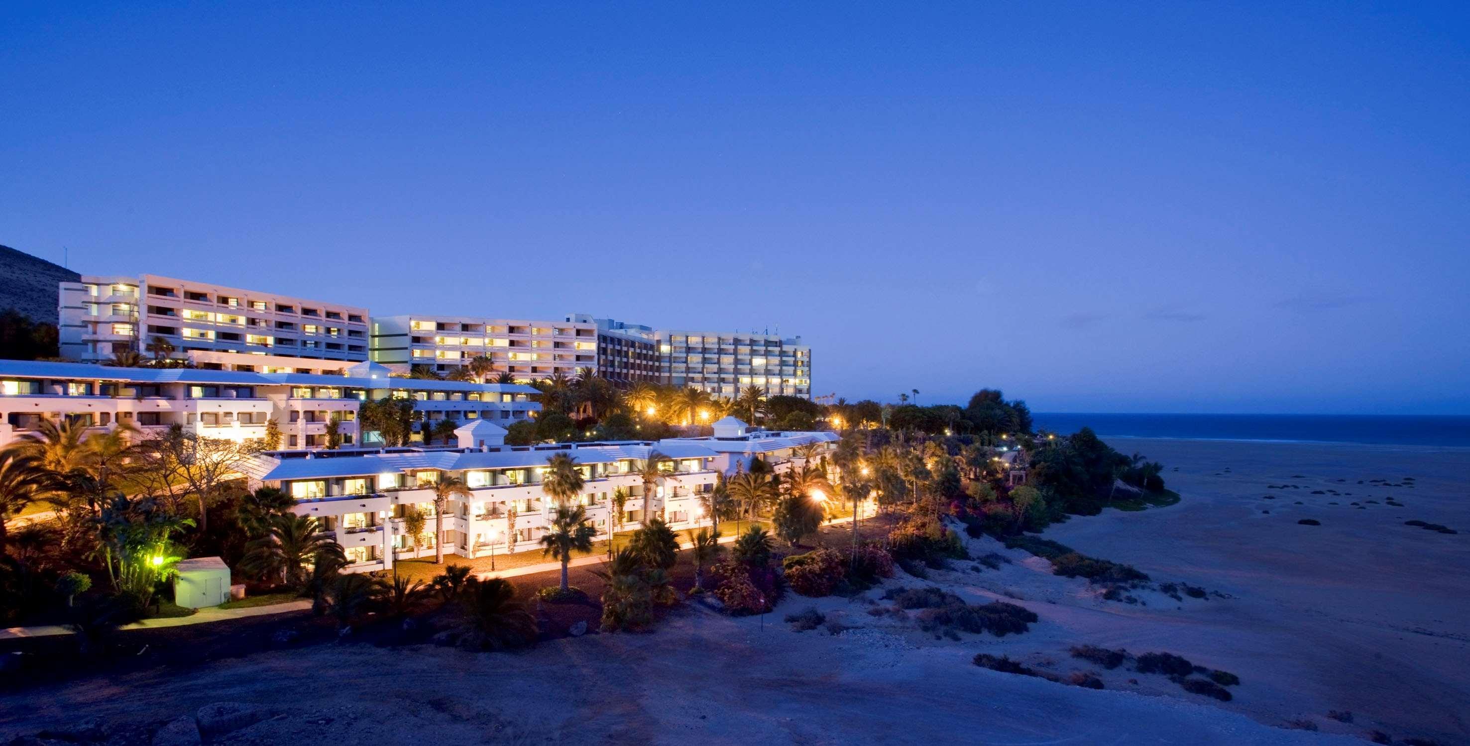 เมเลีย กอร์ริโอเนส ฟวยร์เตเบนตูรา Hotel กอสตากาลมา ภายนอก รูปภาพ Hilton Athens
