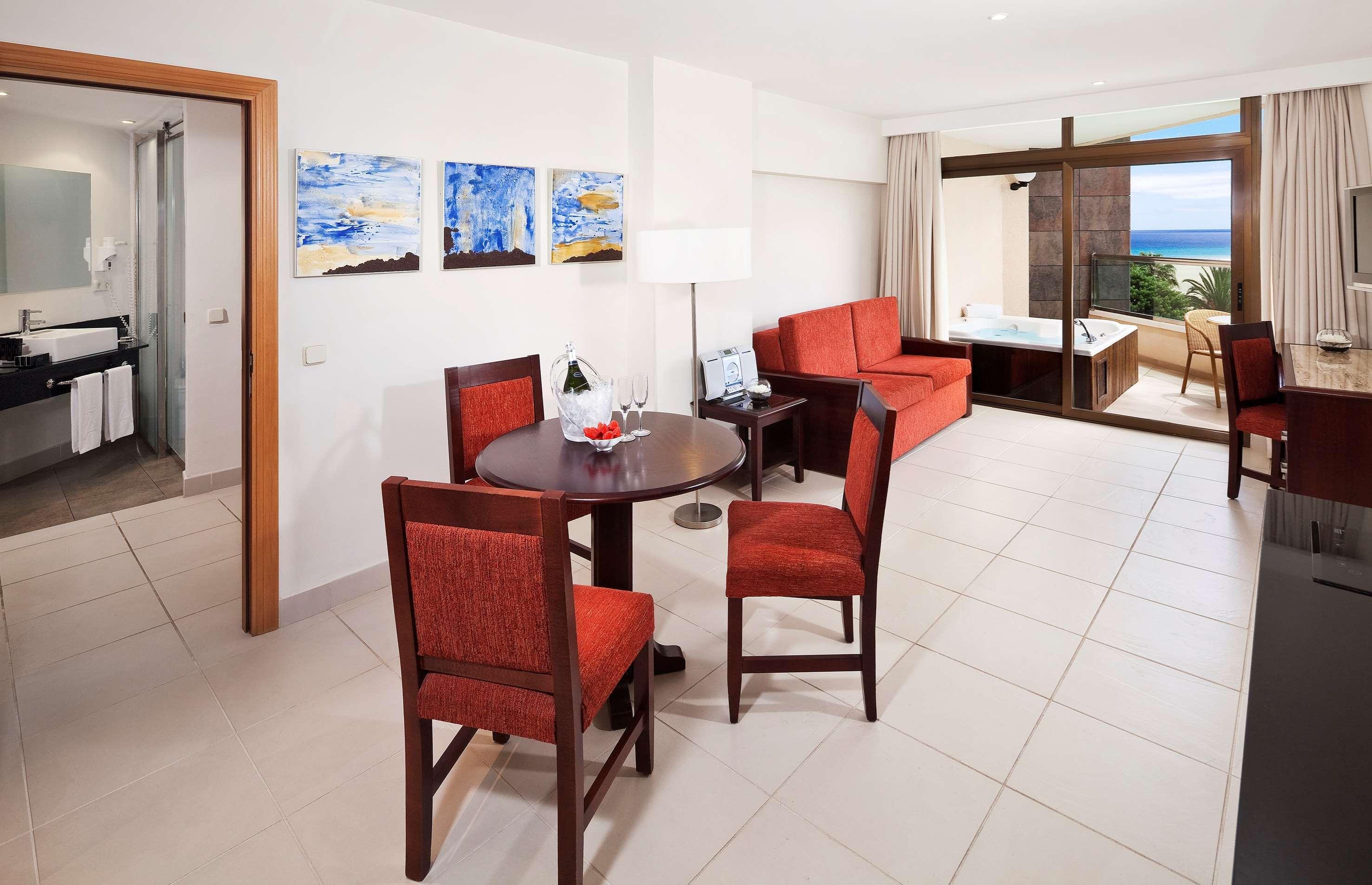 เมเลีย กอร์ริโอเนส ฟวยร์เตเบนตูรา Hotel กอสตากาลมา ภายนอก รูปภาพ Suite at the Iberostar Grand Hotel Bávaro