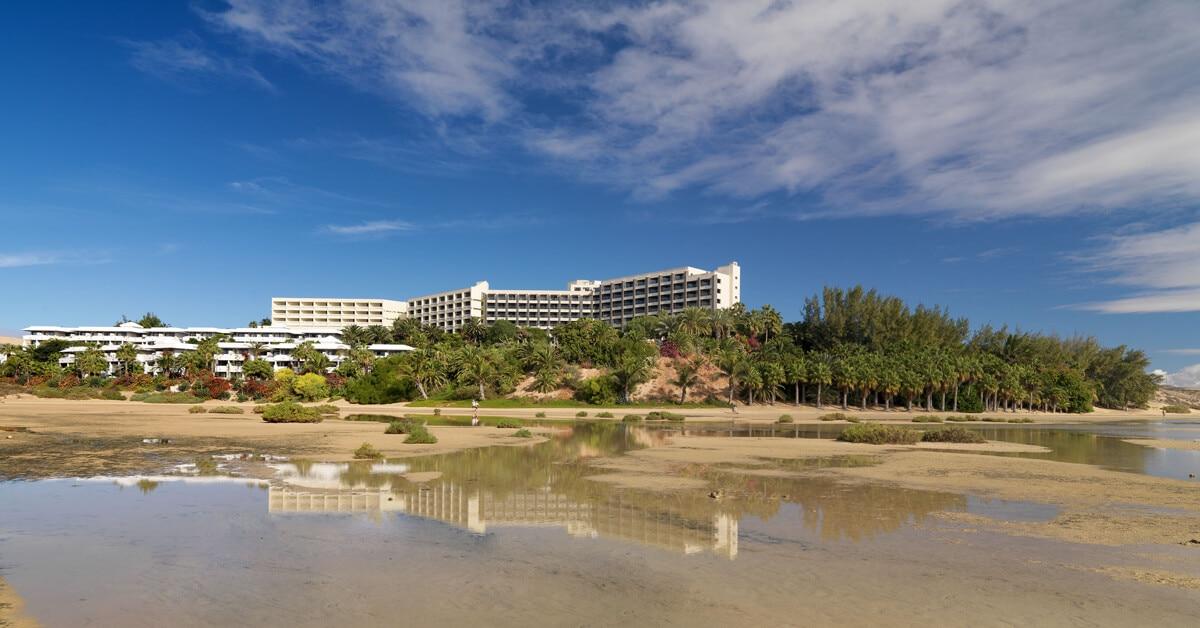 เมเลีย กอร์ริโอเนส ฟวยร์เตเบนตูรา Hotel กอสตากาลมา ภายนอก รูปภาพ The Royal Mirage Hotel
