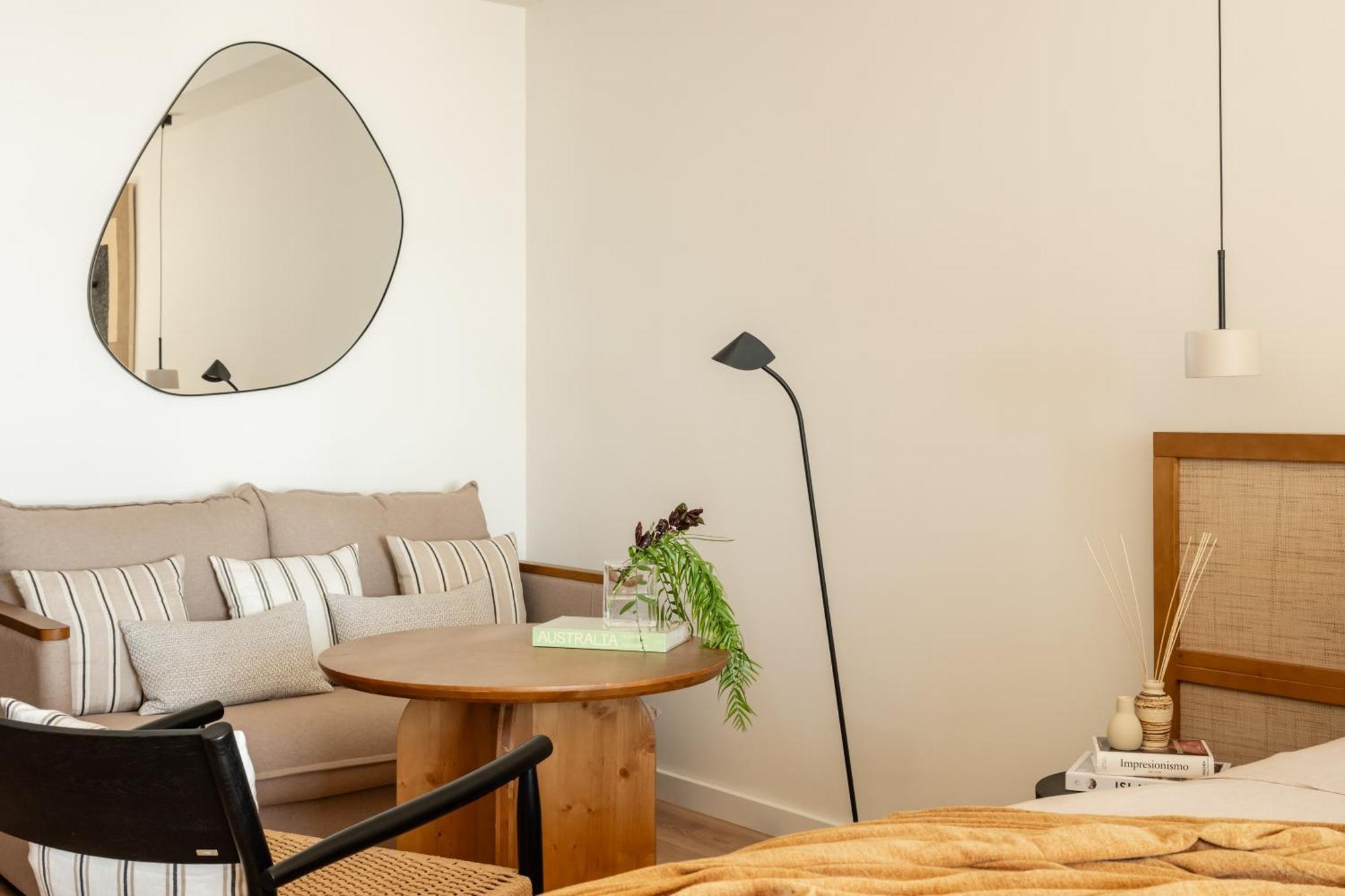 เมเลีย กอร์ริโอเนส ฟวยร์เตเบนตูรา Hotel กอสตากาลมา ภายนอก รูปภาพ A floor lamp